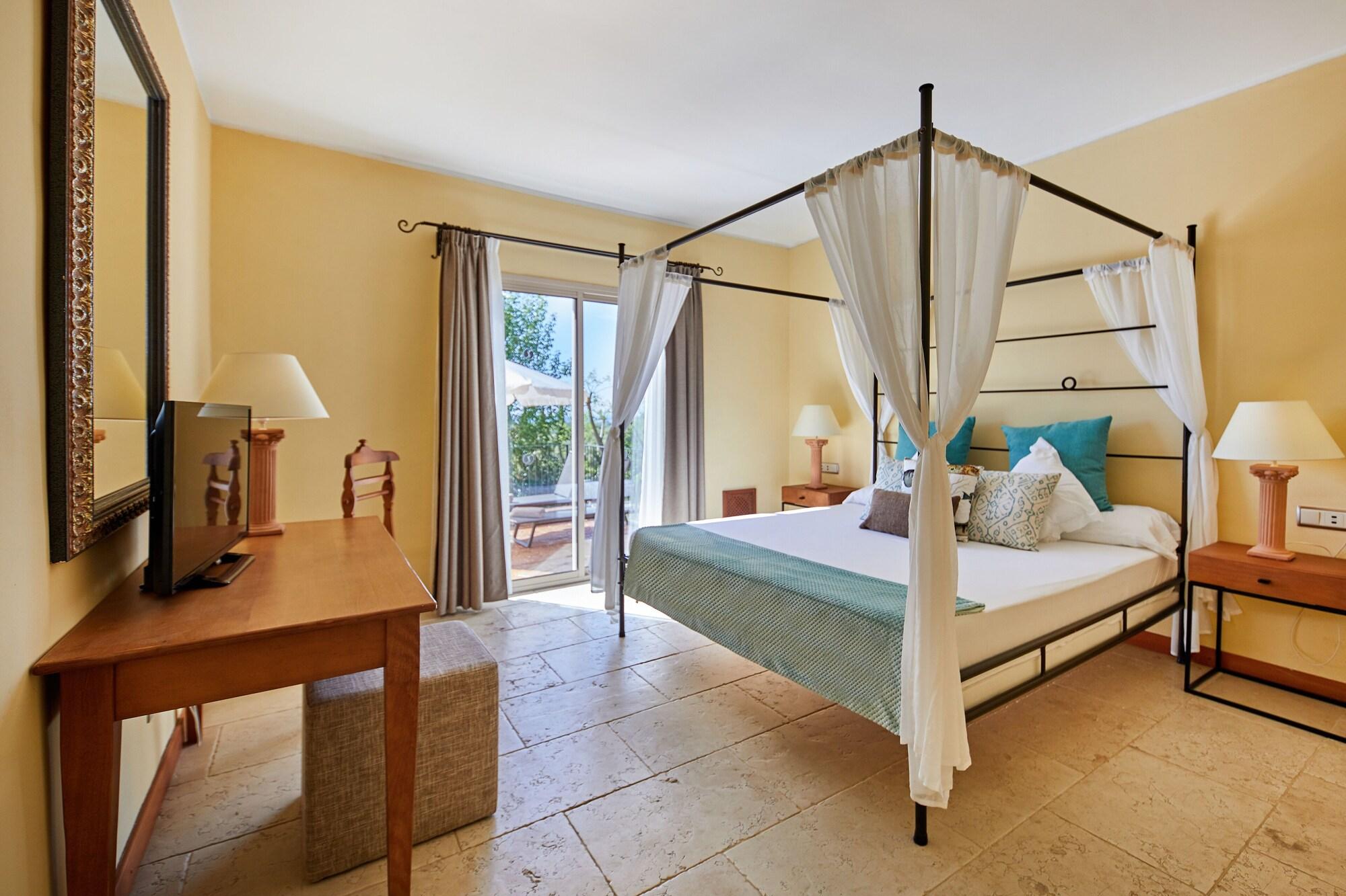 Pula Suites Boutique Resort Son Servera  Extérieur photo